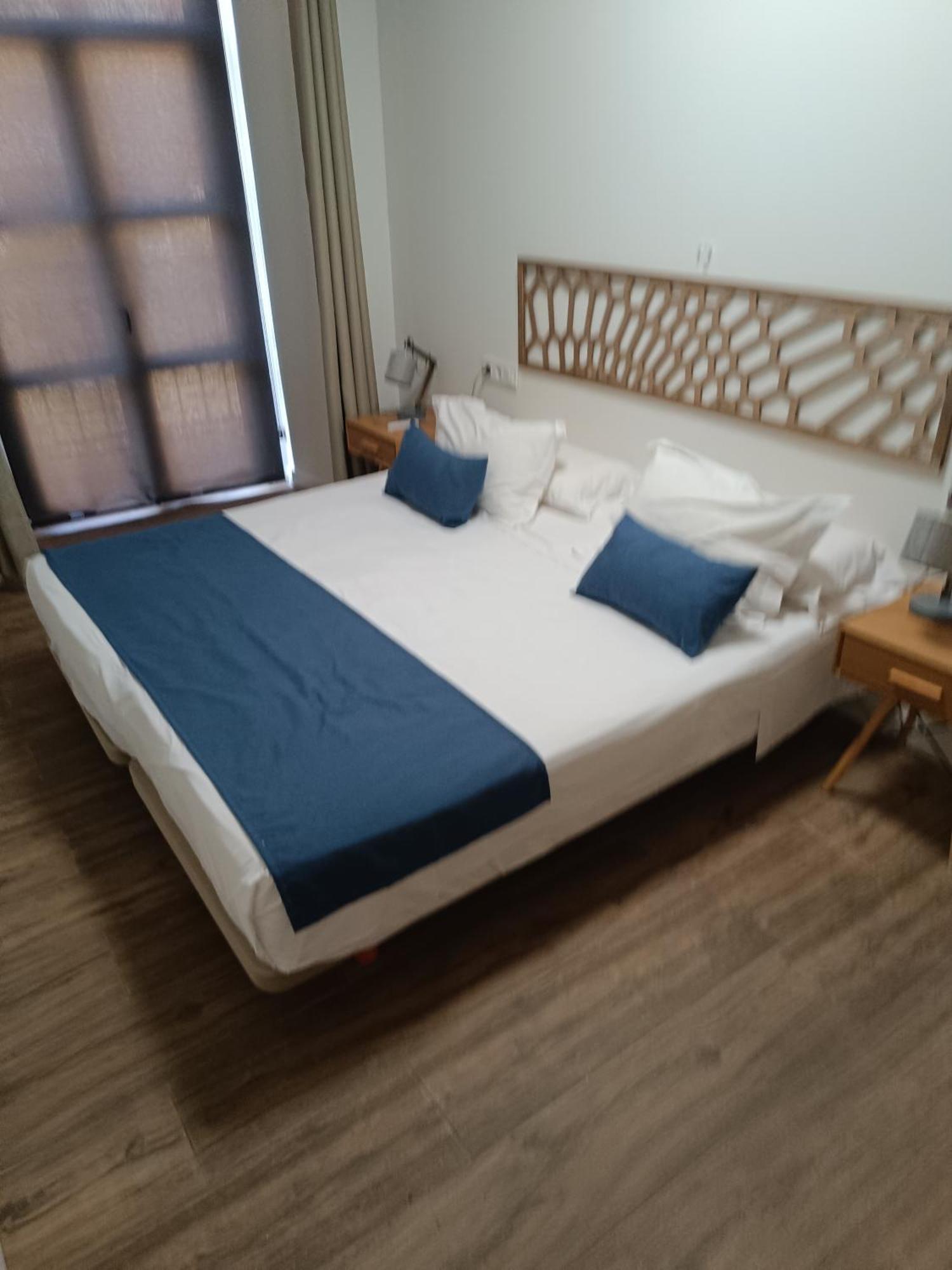 Apartamentos Al-Qazeres Luxury La Concepcion Caces 外观 照片